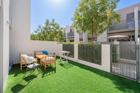 Villa in Tilal Al Ghaf, Dubai 3 bedrooms, 140 sq.m. № 56377 - photo 14