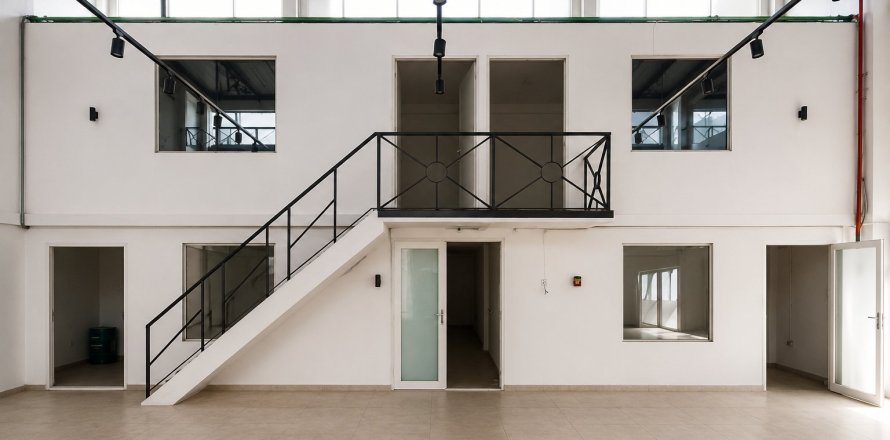 Entrepôt à Deira, Dubai, 2119 m², № 124534