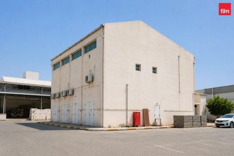 Warehouse in Deira, Dubai 2119 sq.m. № 124534 - photo 10