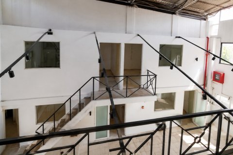 Warehouse in Deira, Dubai 2119 sq.m. № 124534 - photo 4