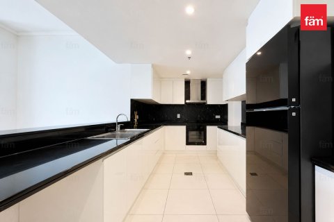 Apartment in Dubai Marina, Dubai 3 bedrooms, 175.7 sq.m. № 124533 - photo 4
