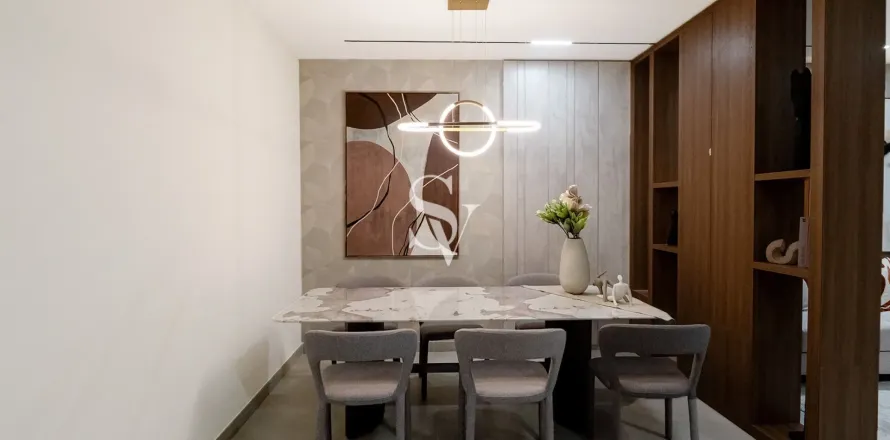Квартира в Dubai Land, Дубай, 1 спальня, 136м², № 109068