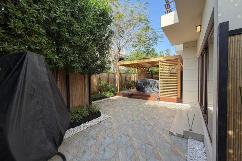 Townhouse in Al Garhoud, Dubai 4 bedrooms, 234.12 sq.m. № 142276 - photo 3
