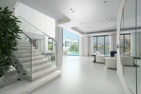 Villa in Jumeirah Islands, Dubai 5 bedrooms, 603.87 sq.m. № 142269 - photo 10