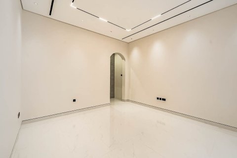 Villa in Dubai 7 bedrooms, 1030.11 sq.m. № 142277 - photo 11
