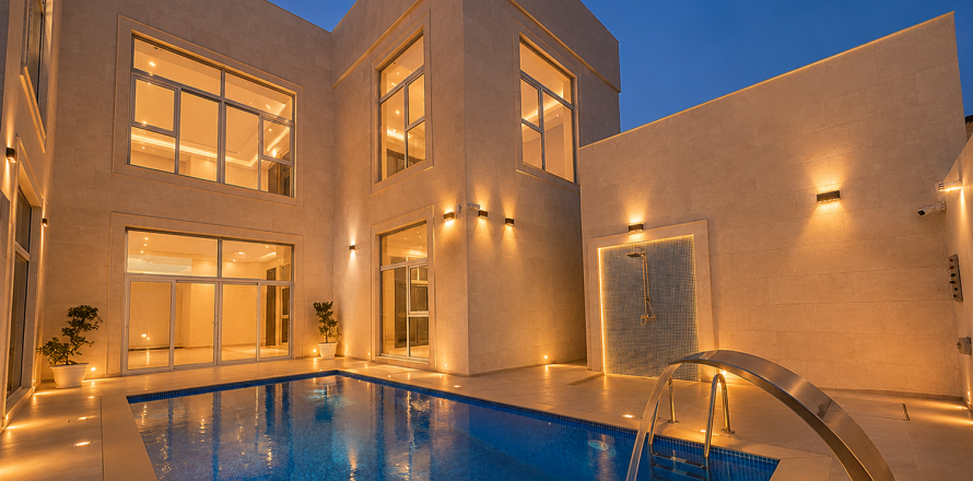 Villa in Dubai 7 bedrooms, 1030.11 sq.m. № 142277