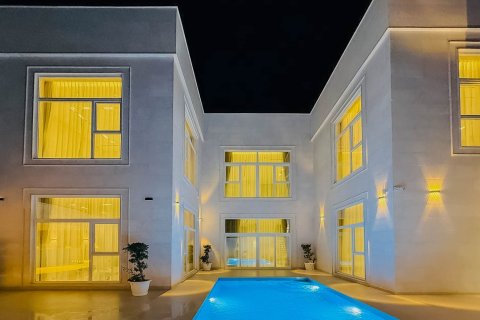 Villa in Dubai 7 bedrooms, 1030.11 sq.m. № 142277 - photo 10
