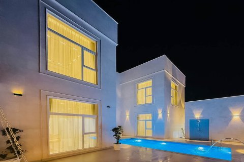 Villa in Dubai 7 bedrooms, 1030.11 sq.m. № 142277 - photo 3