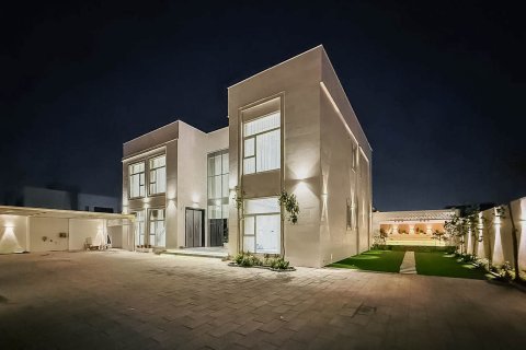Villa in Dubai 7 bedrooms, 1030.11 sq.m. № 142277 - photo 4