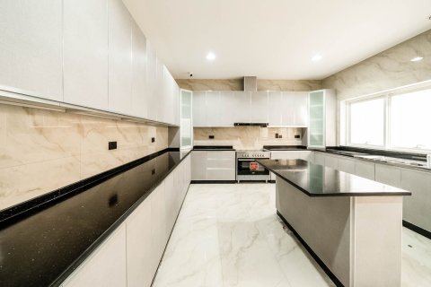 Villa in Dubai 7 bedrooms, 1030.11 sq.m. № 142277 - photo 15