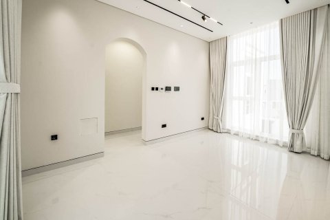 Villa in Dubai 7 bedrooms, 1030.11 sq.m. № 142277 - photo 25