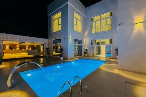 Villa in Dubai 7 bedrooms, 1030.11 sq.m. № 142277 - photo 2