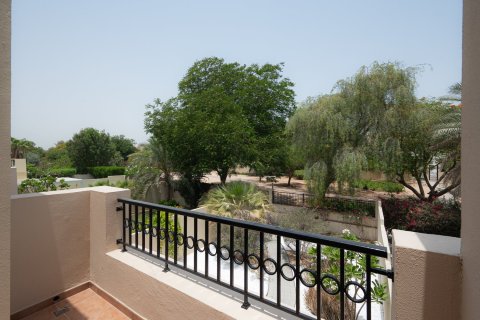 Villa in Dubai 3 bedrooms, 272.02 sq.m. № 142278 - photo 14