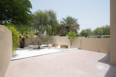 Villa in Dubai 3 bedrooms, 272.02 sq.m. № 142278 - photo 17