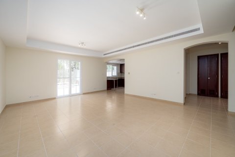 Villa in Dubai 3 bedrooms, 272.02 sq.m. № 142278 - photo 2