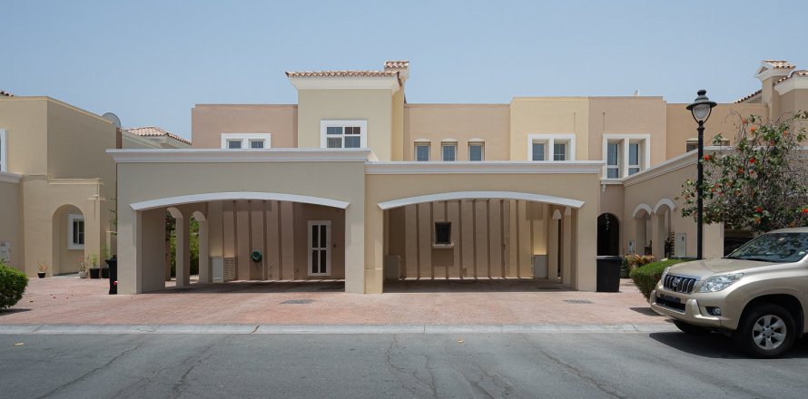 Villa in Dubai 3 bedrooms, 272.02 sq.m. № 142278