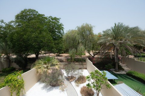 Villa in Dubai 3 bedrooms, 272.02 sq.m. № 142278 - photo 15
