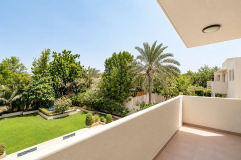 Villa in Arabian Ranches, Dubai 3 bedrooms, 329.81 sq.m. № 142267 - photo 17