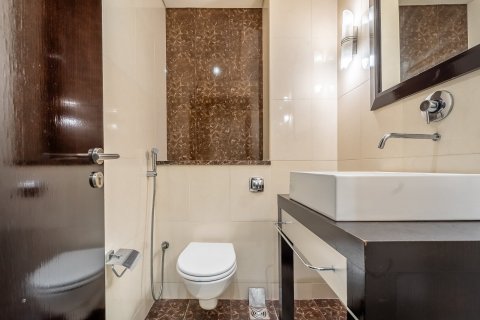 Apartment in Jumeirah Islands, Dubai 3 bedrooms, 200 sq.m. № 139684 - photo 15