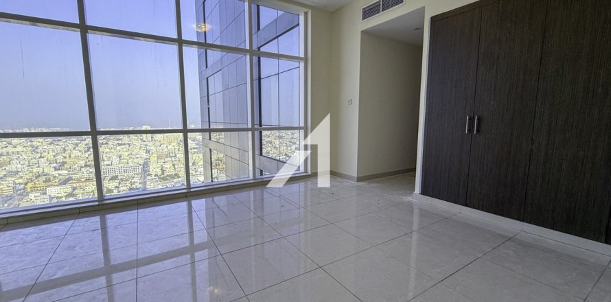 Appartement à Sheikh Zayed Road, Dubai, 2 chambres, 145 m², № 102040