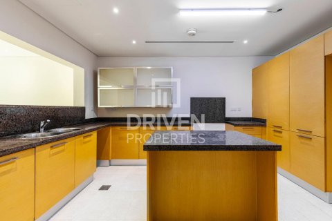 Villa in North Village, Al Furjan, Dubai 3 bedrooms, 223.99 sq.m. № 136826 - photo 11