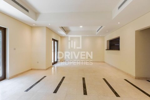 Villa in North Village, Al Furjan, Dubai 3 bedrooms, 223.99 sq.m. № 136826