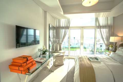 Apartment in Palm Jumeirah, Dubai 2 bedrooms, 148 sq.m. № 104650 - photo 7