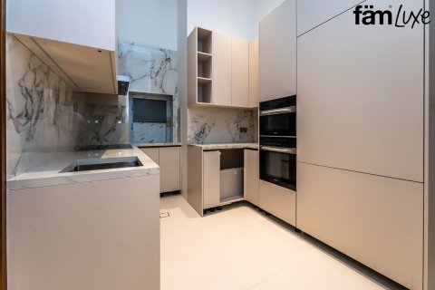 Villa à Dubai, 5 chambres, 900.2 m², № 40414 - photo 2