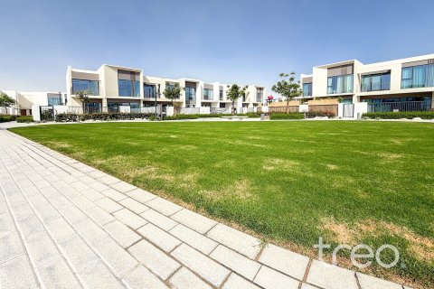 Villa in Nara, The Valley, Dubai 4 bedrooms, 209.03 sq.m. № 119547 - photo 2