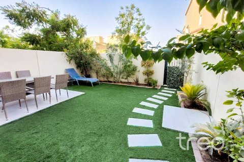 Villa in Dubai 3 bedrooms, 177.63 sq.m. № 119548