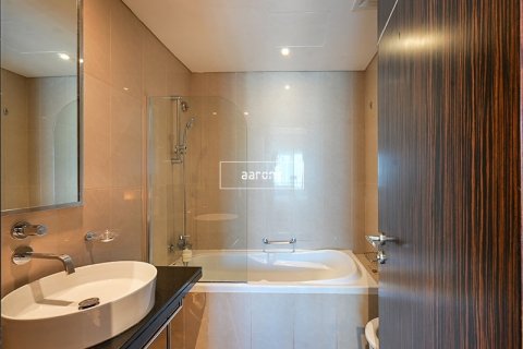 Apartment in Jumeirah Lake Towers, Dubai 2 bedrooms, 91.3 sq.m. № 20941 - photo 9