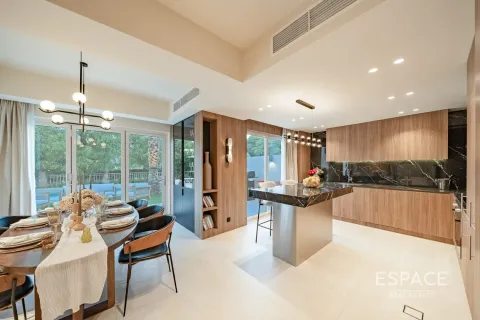 Villa in Springs 12, The Springs, Dubai 4 bedrooms, 209 sq.m. № 61759 - photo 9