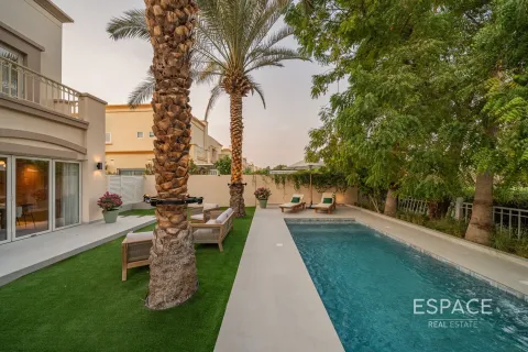 Villa in Springs 12, The Springs, Dubai 4 bedrooms, 209 sq.m. № 61759 - photo 20