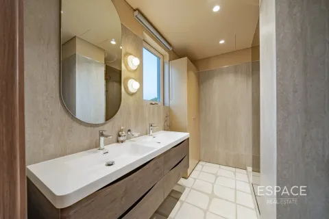 Villa in Springs 12, The Springs, Dubai 4 bedrooms, 209 sq.m. № 61759 - photo 17