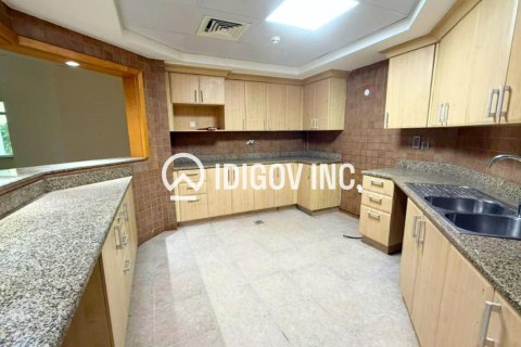 Apartment in Shoreline Apartments, Palm Jumeirah, Dubai 3 bedrooms, 204 sq.m. № 85339 - photo 2