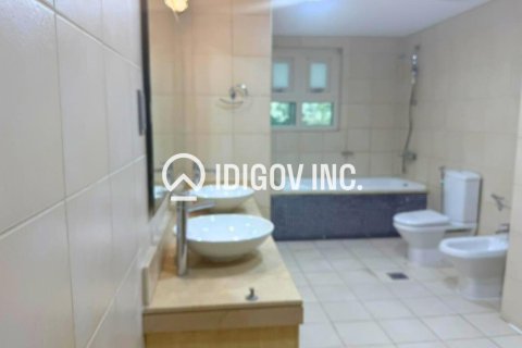 Apartment in Shoreline Apartments, Palm Jumeirah, Dubai 3 bedrooms, 204 sq.m. № 85339 - photo 10