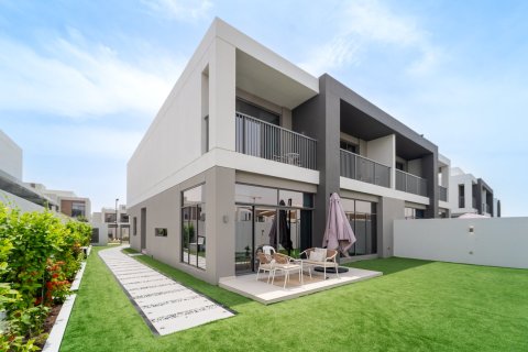 Villa en Dubai South (Dubai World Central), Dubai, 5 dormitorios, 373 m², № 101235