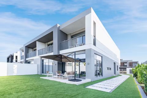 Villa in Dubai South (Dubai World Central), Dubai 5 bedrooms, 373 sq.m. № 101235