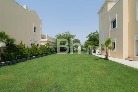 Villa in Jumeirah Village Triangle, Dubai 2 bedrooms, 710 sq.m. № 21344 - photo 19