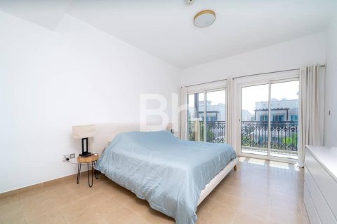 Villa in Jumeirah Village Triangle, Dubai 2 bedrooms, 710 sq.m. № 21344 - photo 15