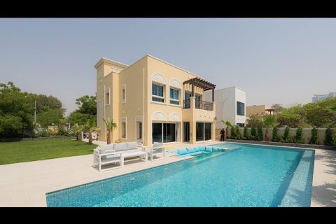 Villa in Jumeirah Village Triangle, Dubai 2 bedrooms, 710 sq.m. № 21344 - photo 18