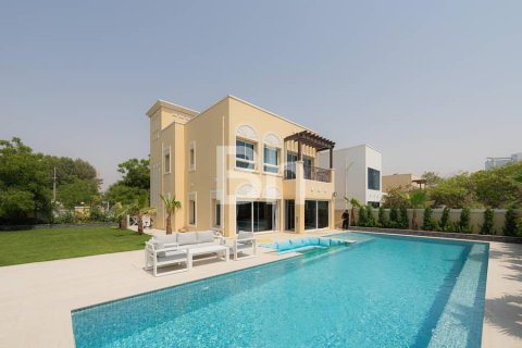 Villa in Jumeirah Village Triangle, Dubai 2 bedrooms, 710 sq.m. № 21344 - photo 6
