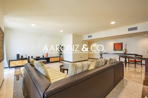 Appartement à Jumeirah Beach Residence, Dubai, 4 chambres, 288.5 m², № 78475 - photo 2