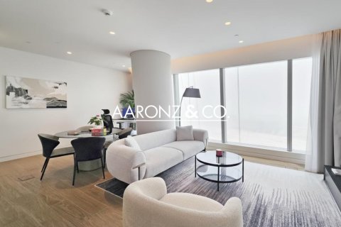 Appartement à Jumeirah Lake Towers, Dubai, 1 chambre, 68.9 m², № 78464 - photo 2