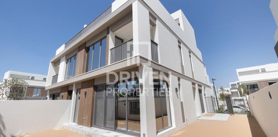 Villa in Aura, Tilal Al Ghaf, Dubai 4 bedrooms, 317 sq.m. № 19598