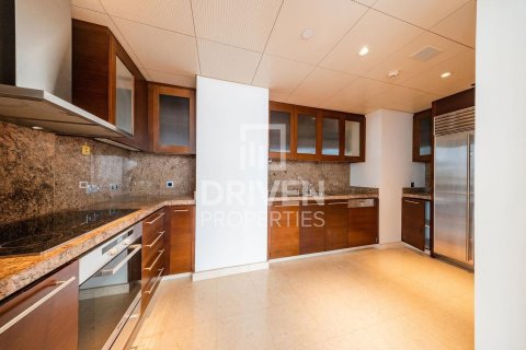Apartment in Downtown Dubai (Downtown Burj Dubai), Dubai 2 bedrooms, 178.84 sq.m. № 126312 - photo 13