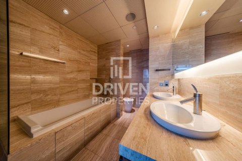 Apartment in Downtown Dubai (Downtown Burj Dubai), Dubai 2 bedrooms, 178.84 sq.m. № 126312 - photo 4
