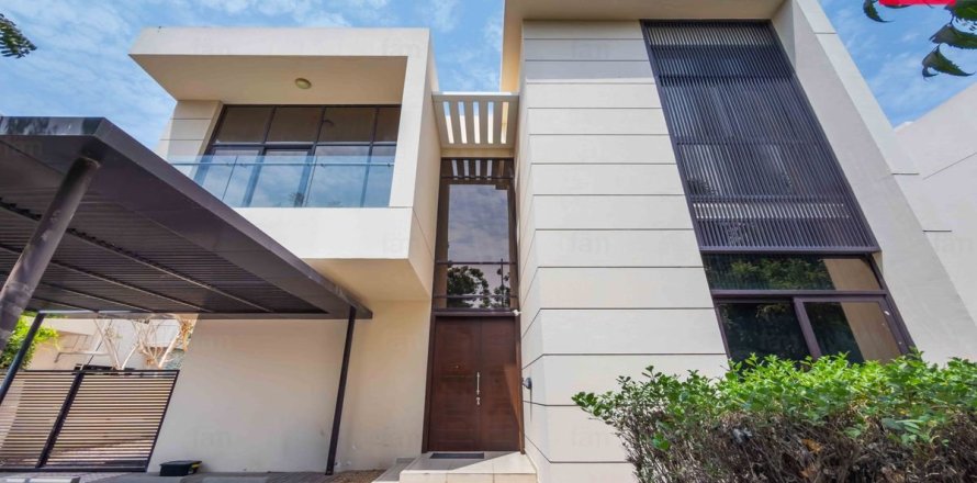 Villa en Dubai, 5 dormitorios, 450 m², № 114218