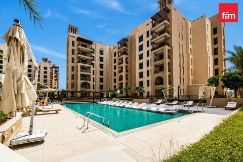 Apartment in Umm Suqeim, Dubai 2 bedrooms, 122.9 sq.m. № 114211 - photo 16