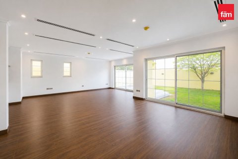 Villa in Jumeirah Park, Dubai 4 bedrooms, 524.9 sq.m. № 133919 - photo 17